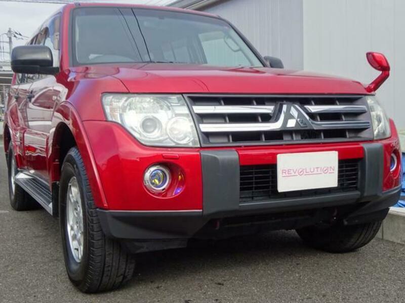 MITSUBISHI PAJERO