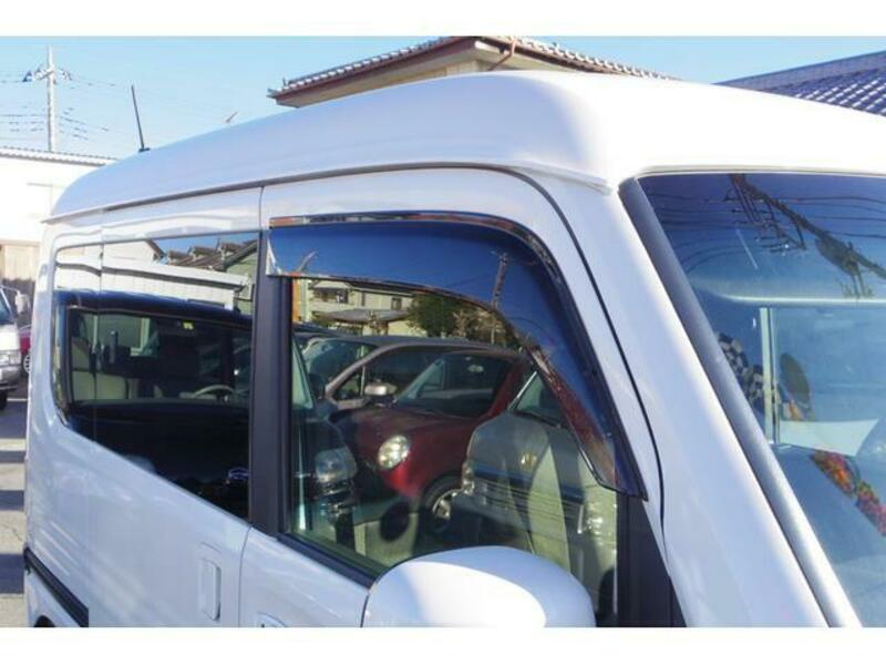 N-VAN