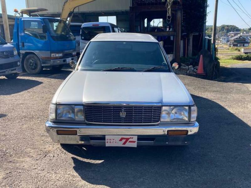 CROWN VAN