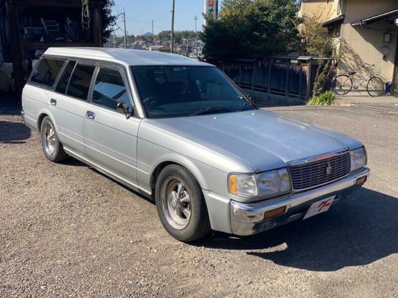 CROWN VAN