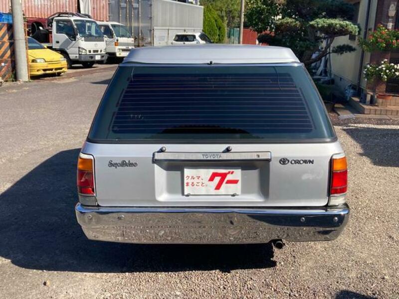 CROWN VAN