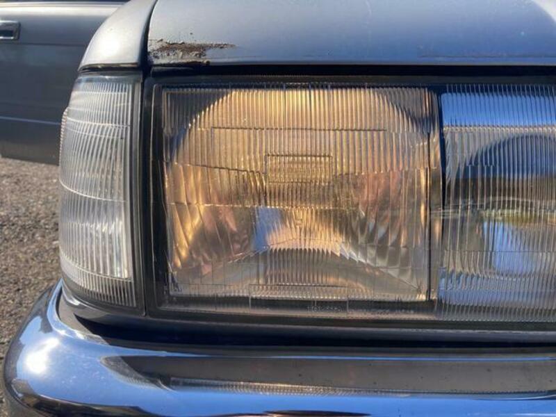 CROWN VAN