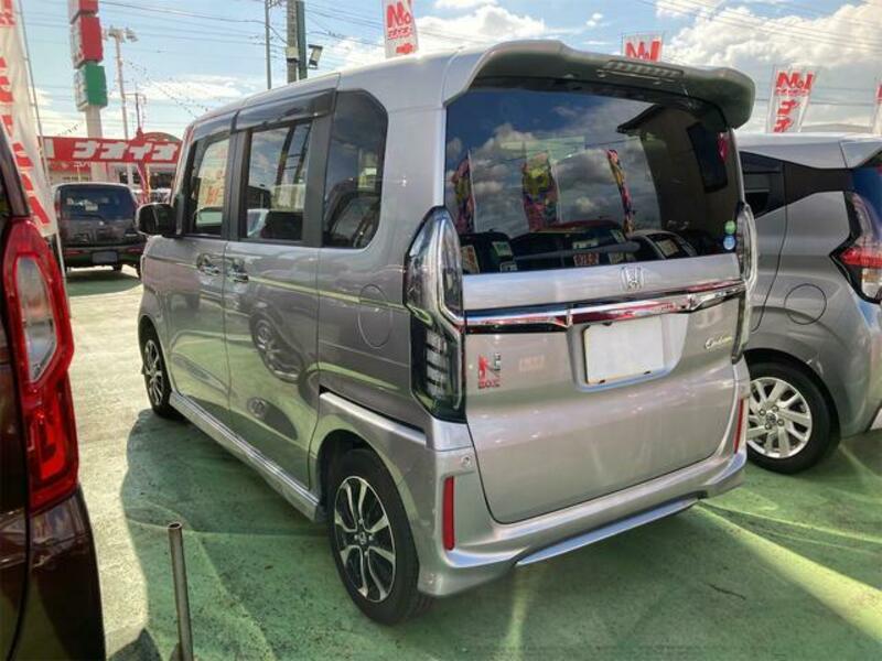N BOX CUSTOM