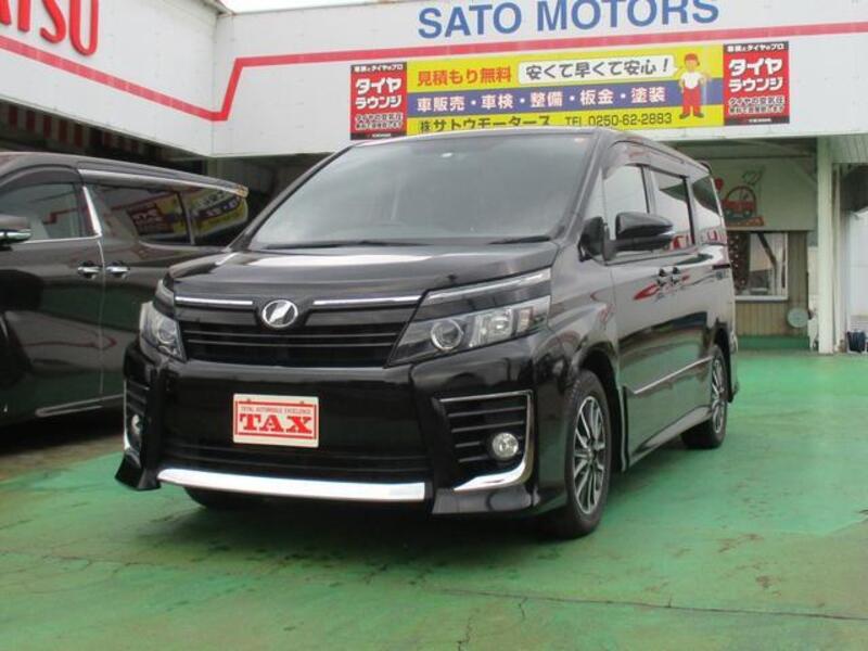 TOYOTA VOXY