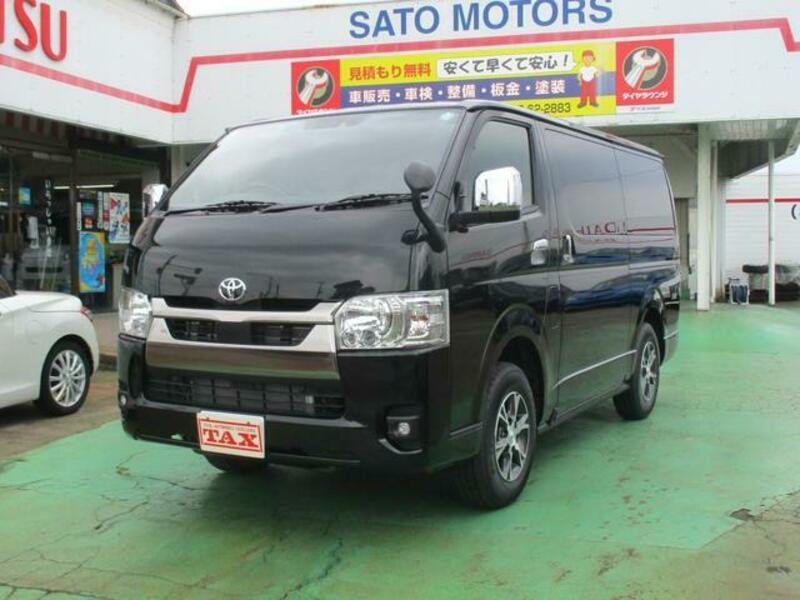 TOYOTA HIACE VAN