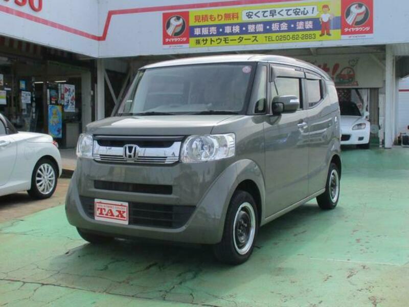 HONDA N BOX SLASH