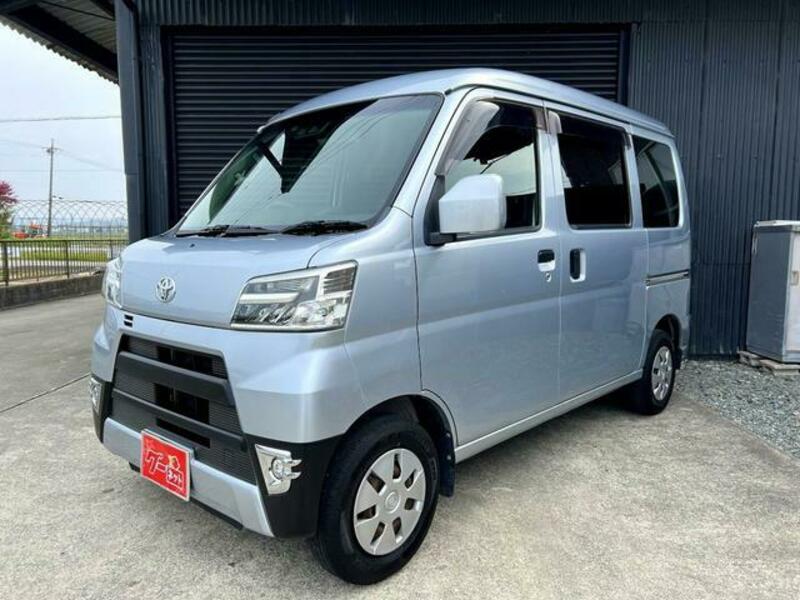 TOYOTA PIXIS VAN
