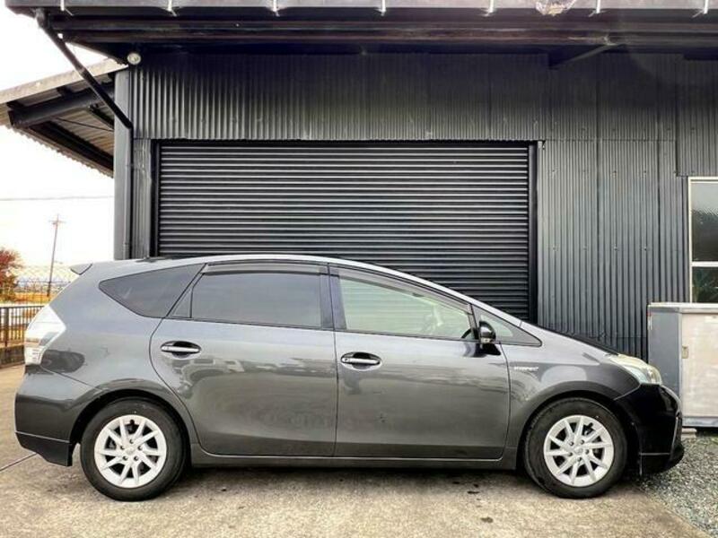 PRIUS ALPHA