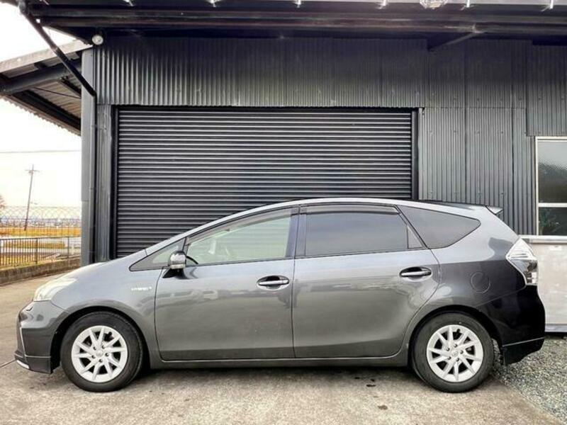 PRIUS ALPHA