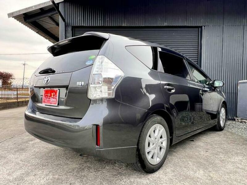 PRIUS ALPHA