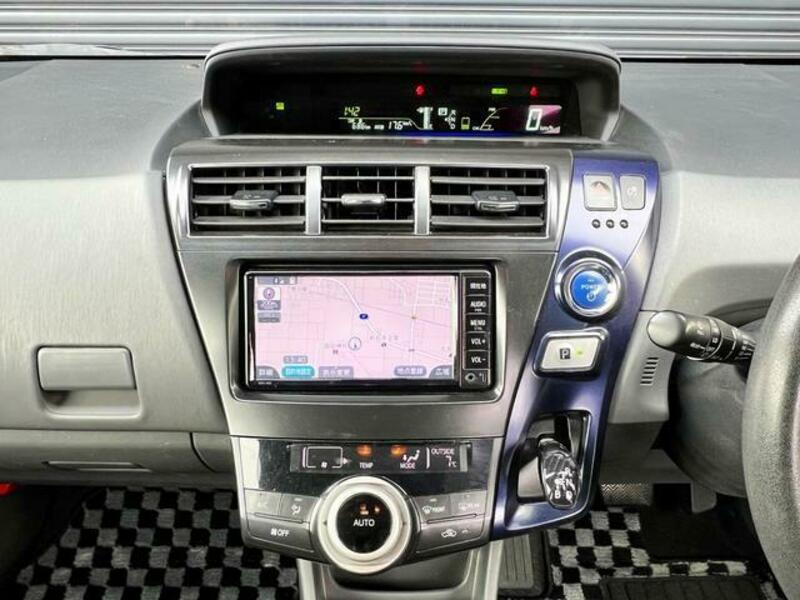 PRIUS ALPHA