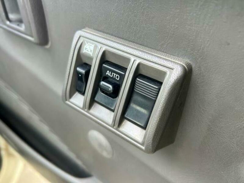 TOWNACE TRUCK