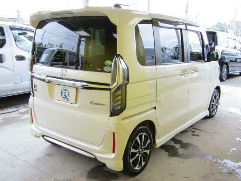 N BOX CUSTOM