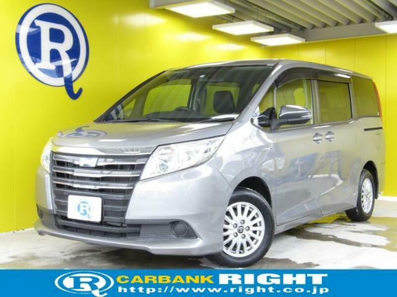 TOYOTA NOAH