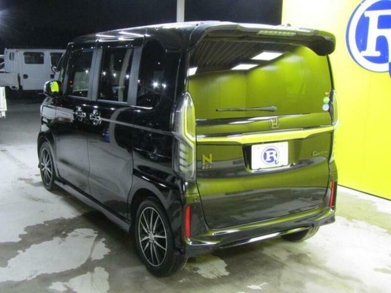 N BOX CUSTOM