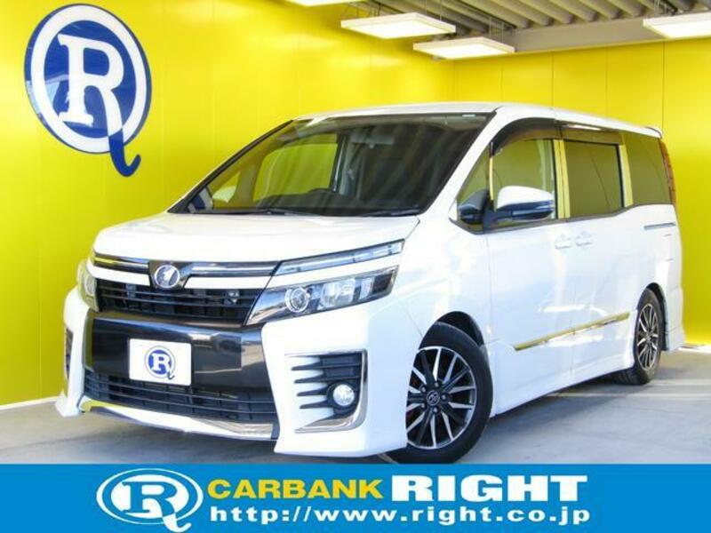 TOYOTA VOXY