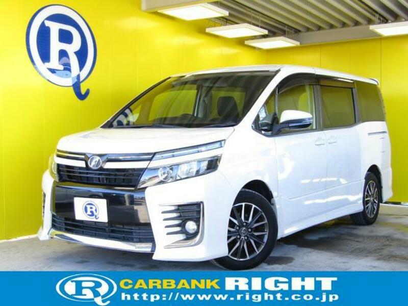TOYOTA VOXY