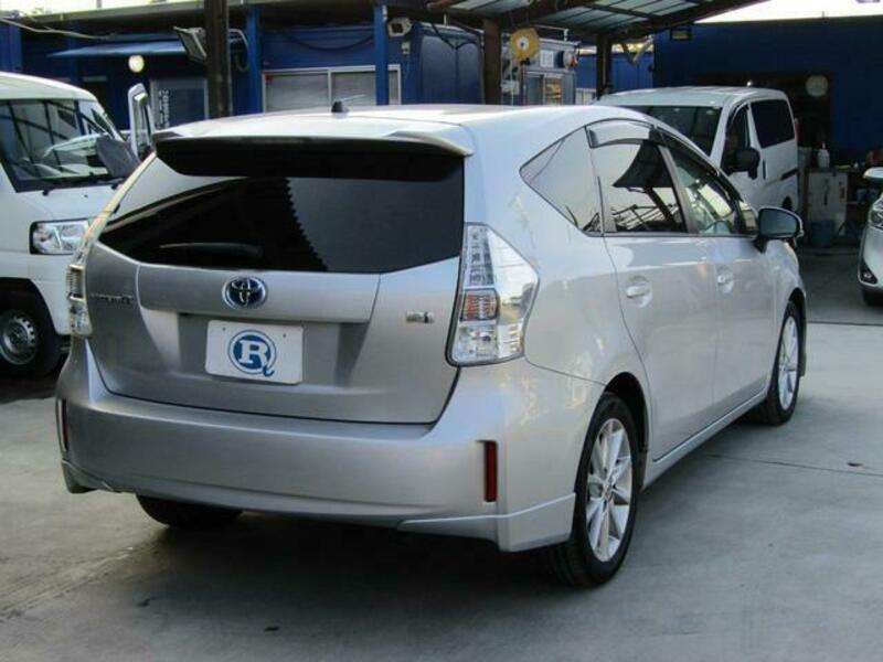 PRIUS ALPHA