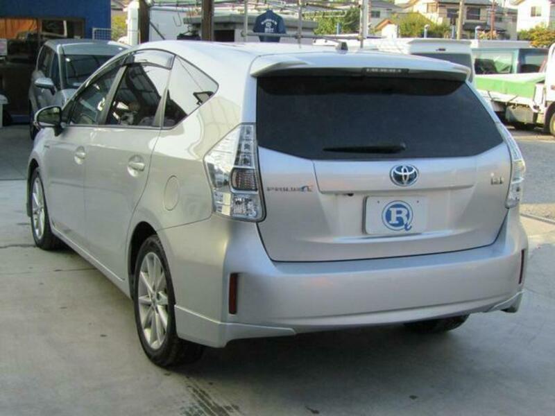 PRIUS ALPHA