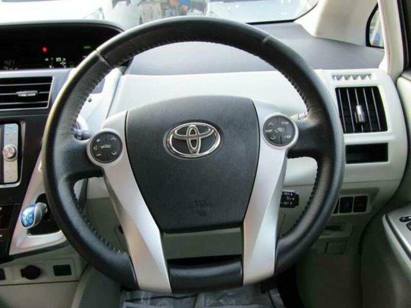 PRIUS ALPHA