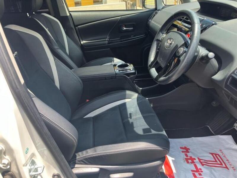 PRIUS ALPHA