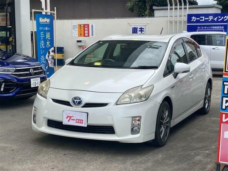 TOYOTA PRIUS