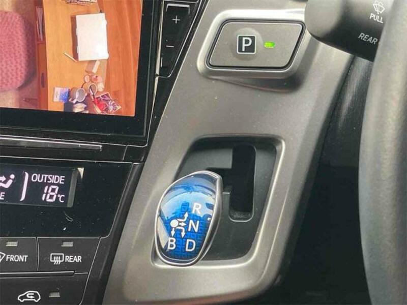 PRIUS ALPHA