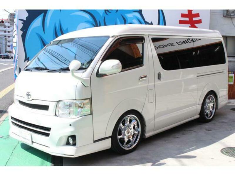 TOYOTA HIACE VAN