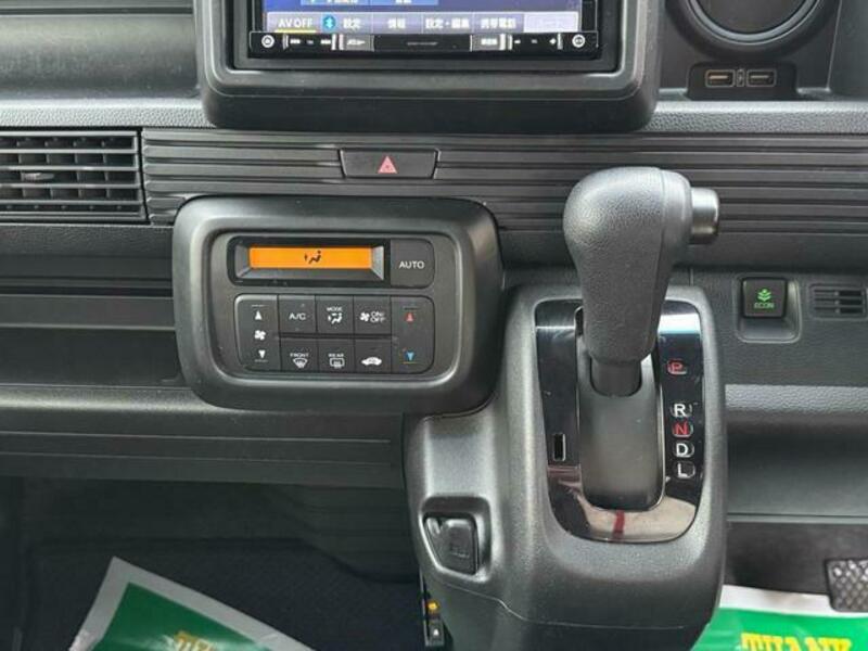 N-VAN