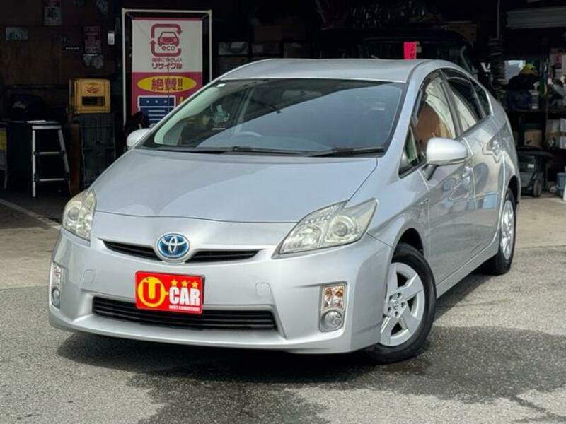 TOYOTA PRIUS