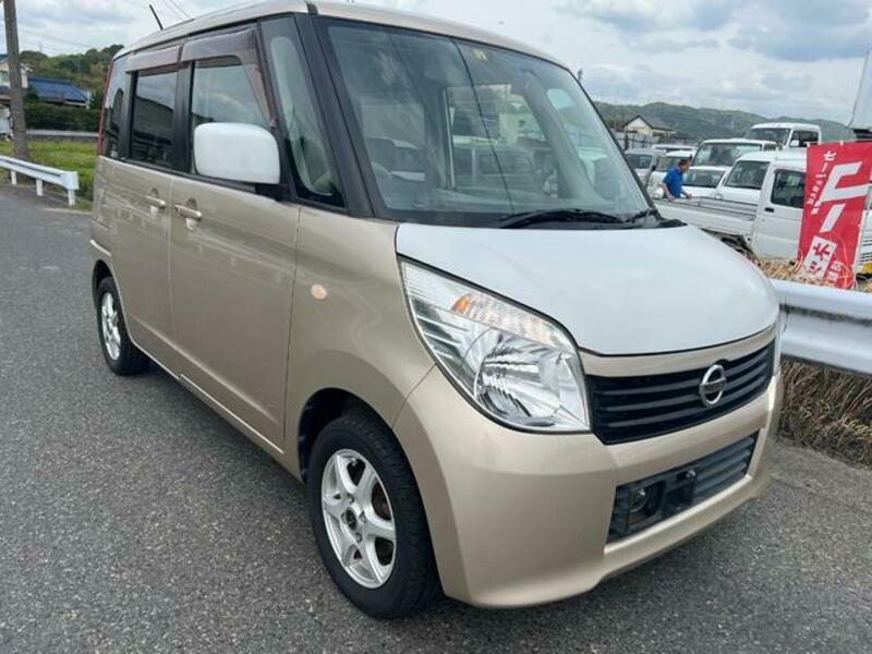 NISSAN ROOX