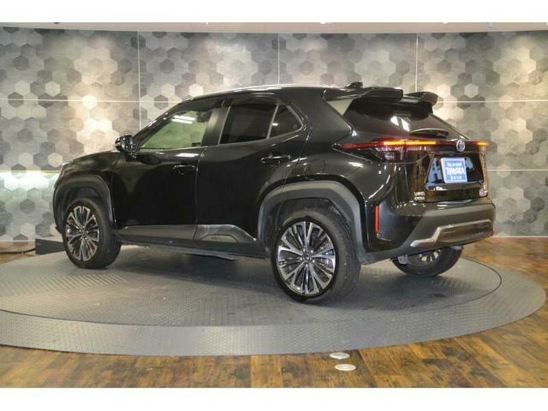 YARIS CROSS