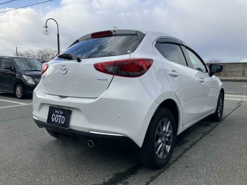 MAZDA2