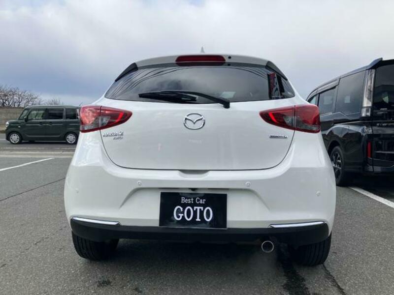 MAZDA2