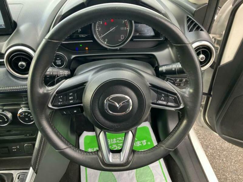 MAZDA2