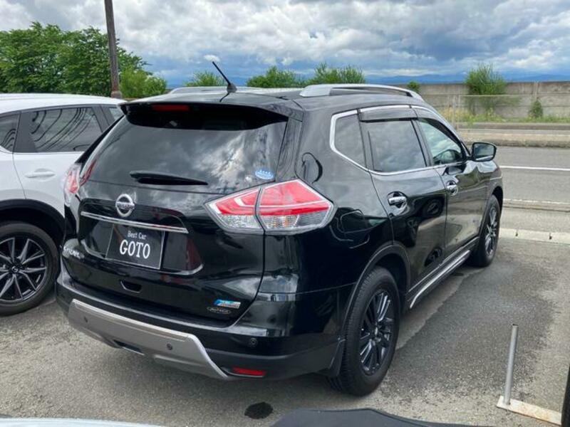 X-TRAIL