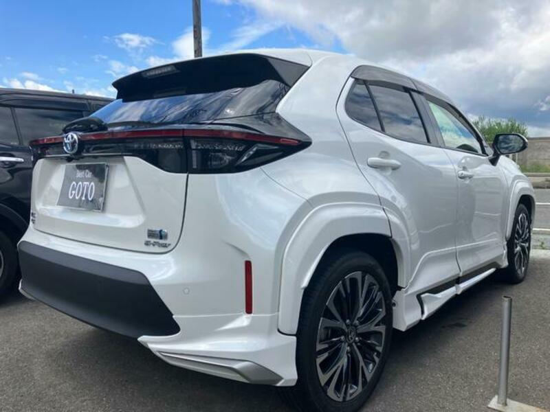 YARIS CROSS