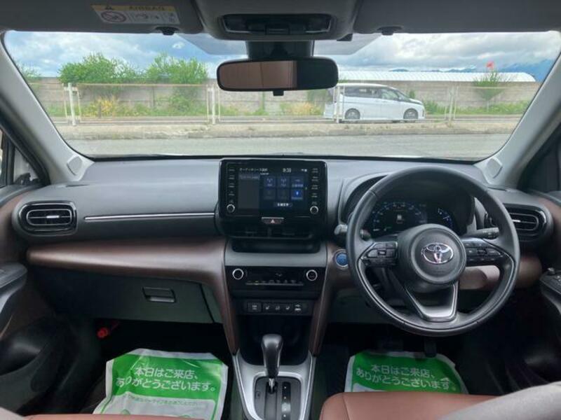 YARIS CROSS