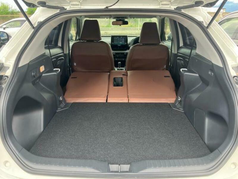 YARIS CROSS