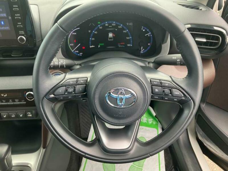 YARIS CROSS