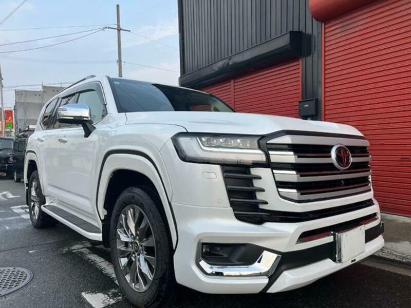 LAND CRUISER