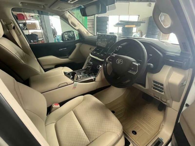 LAND CRUISER