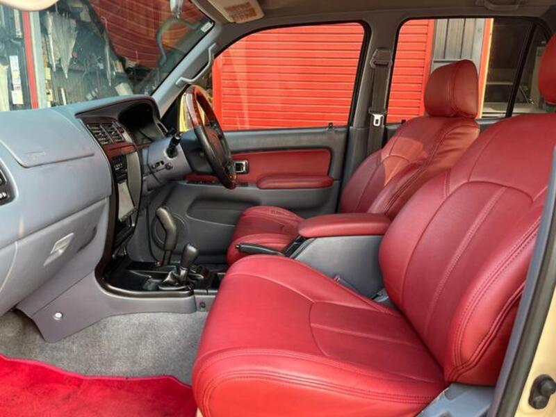 HILUX SURF