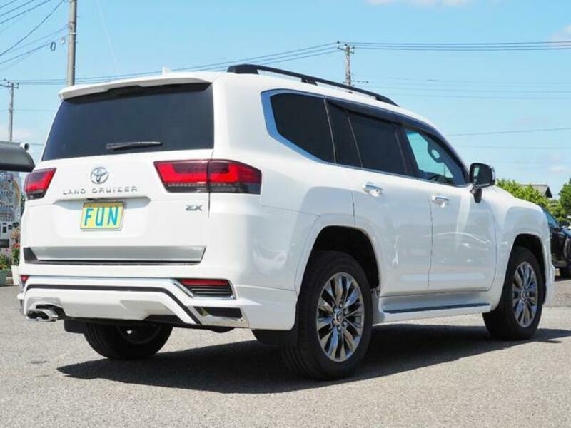 LAND CRUISER