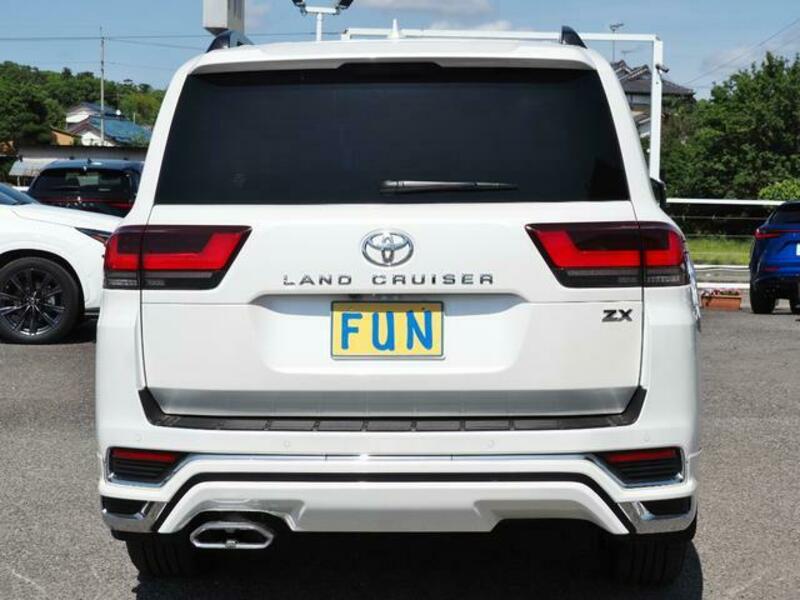 LAND CRUISER