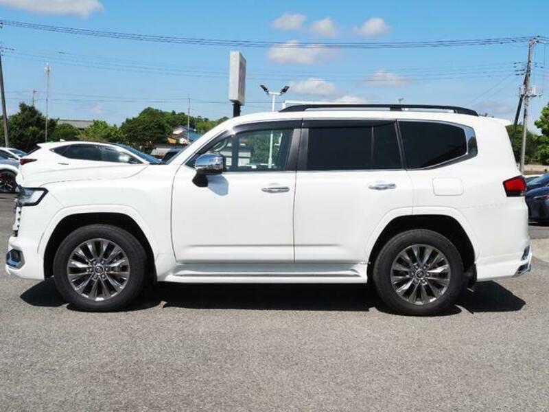 LAND CRUISER