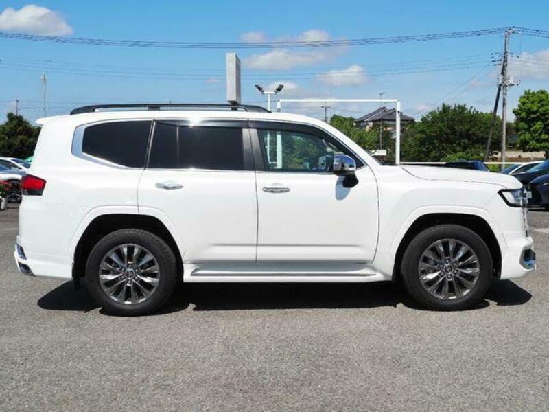LAND CRUISER