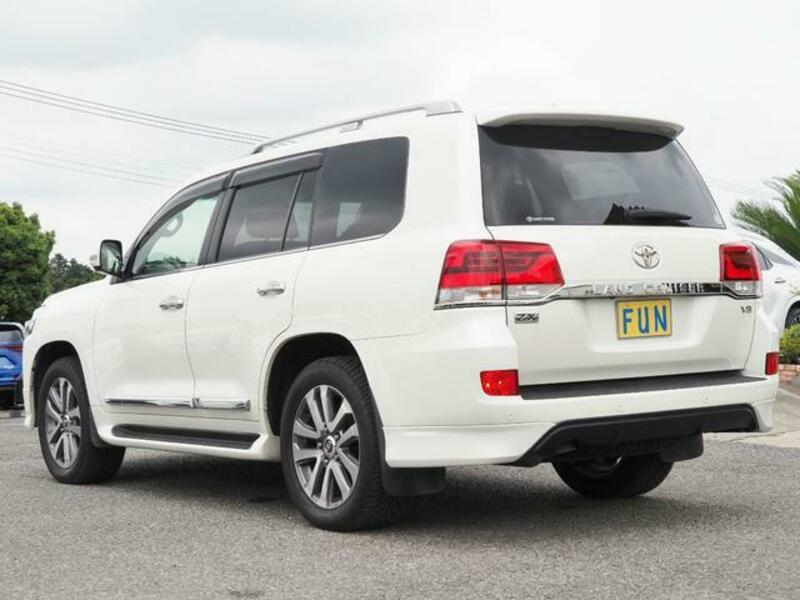 LAND CRUISER