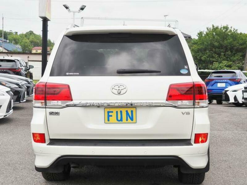 LAND CRUISER