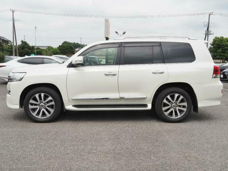 LAND CRUISER